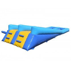 Schräge Zweispurige Wasserrutsche